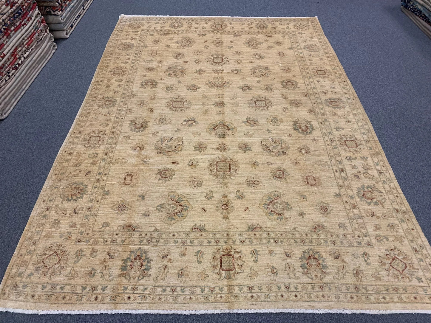 Ivory Chobi 8X12 Handmade Wool Rug # 8887