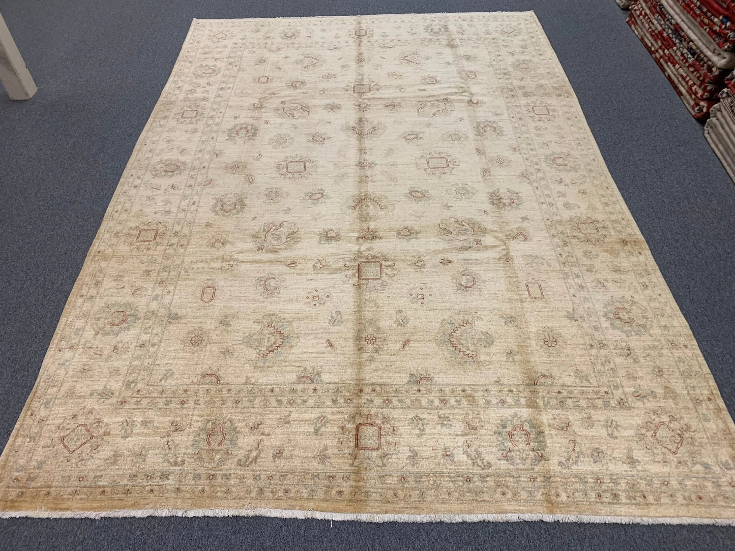 Ivory Chobi 8X12 Handmade Wool Rug # 8887