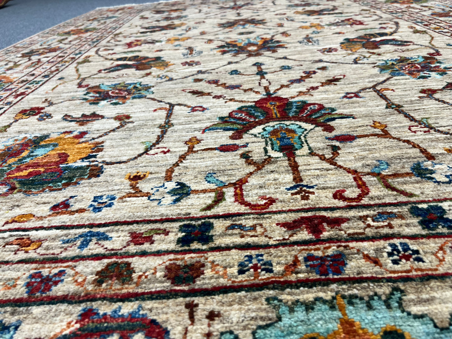 Beige Floral Mohal 6X8 Handmade Wool Rug # 14589