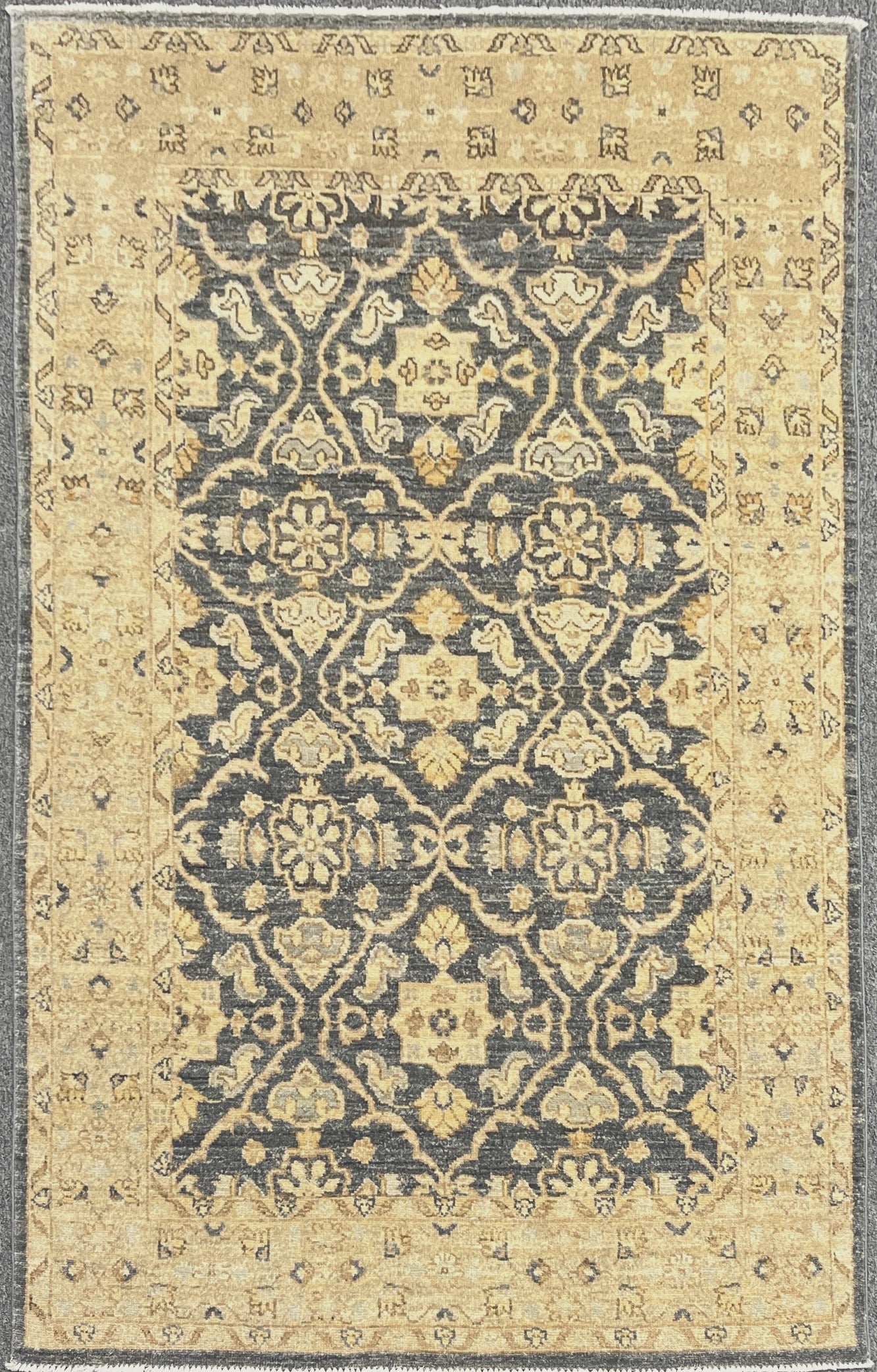 Silver Gray Ziegler 4X6 Handmade Wool Rug # 10301