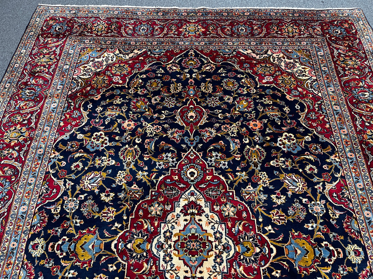 Navy Blue Medallion 10X13 classic hand-knotted Wool Rug