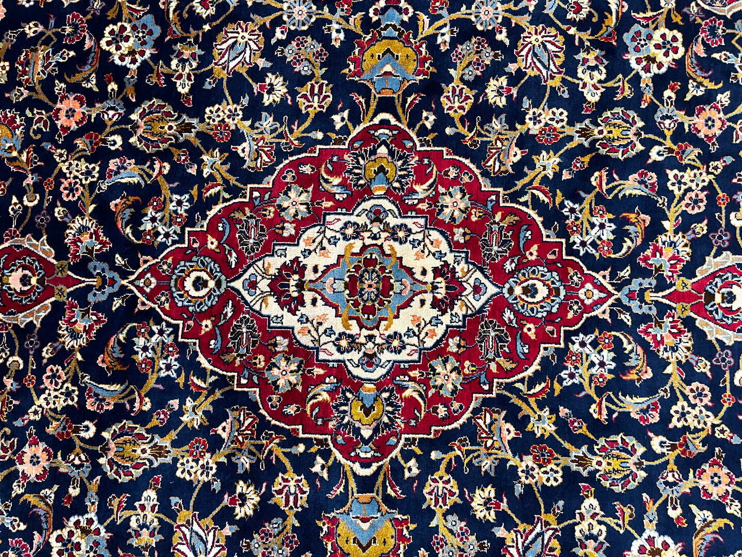 Navy Blue Medallion 10X13 classic hand-knotted Wool Rug